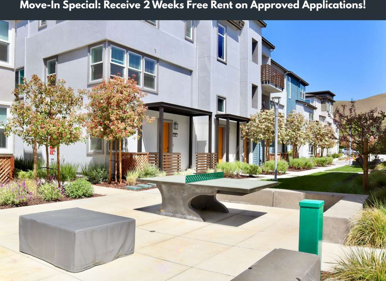 Gorgeous 3-story Townhome Available for Rent! Cherry-Guardino Neighborhood