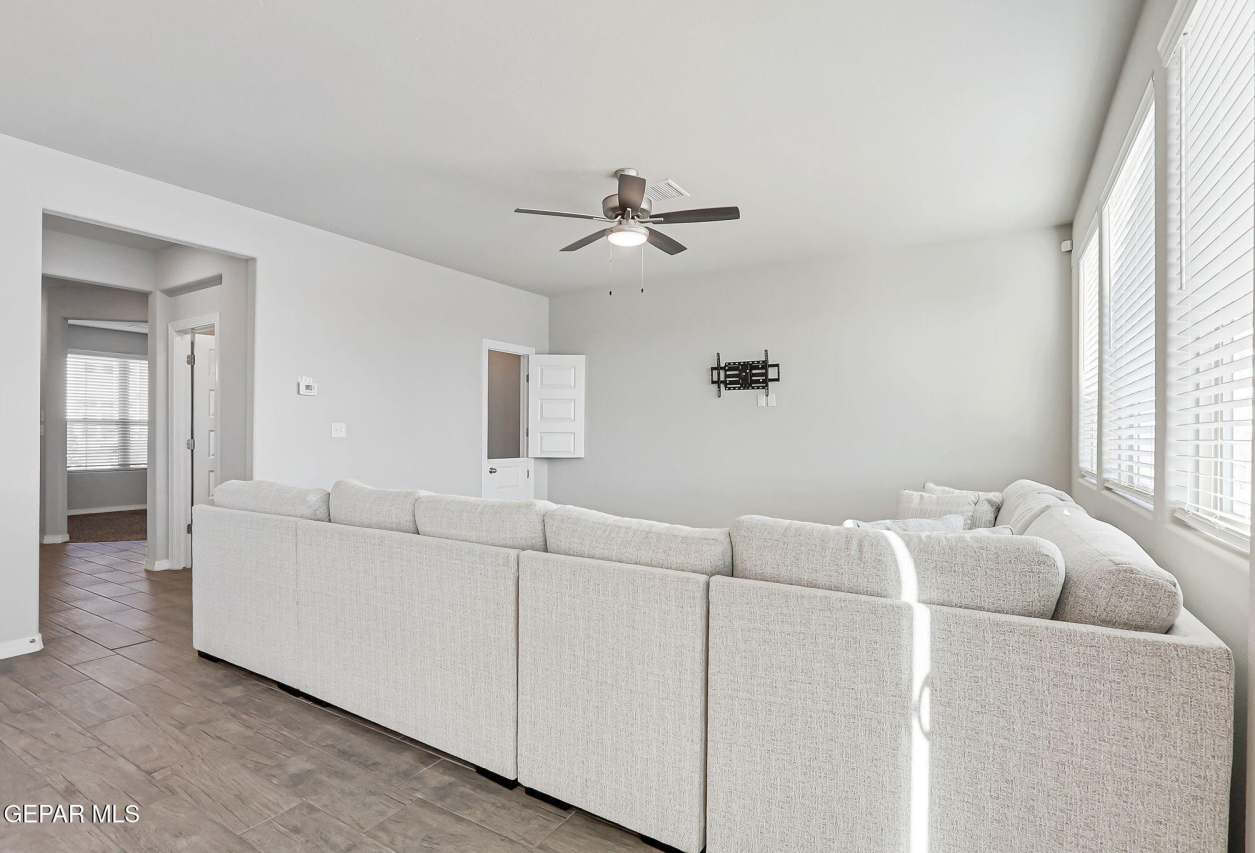 13130 Oakhampton Avenue