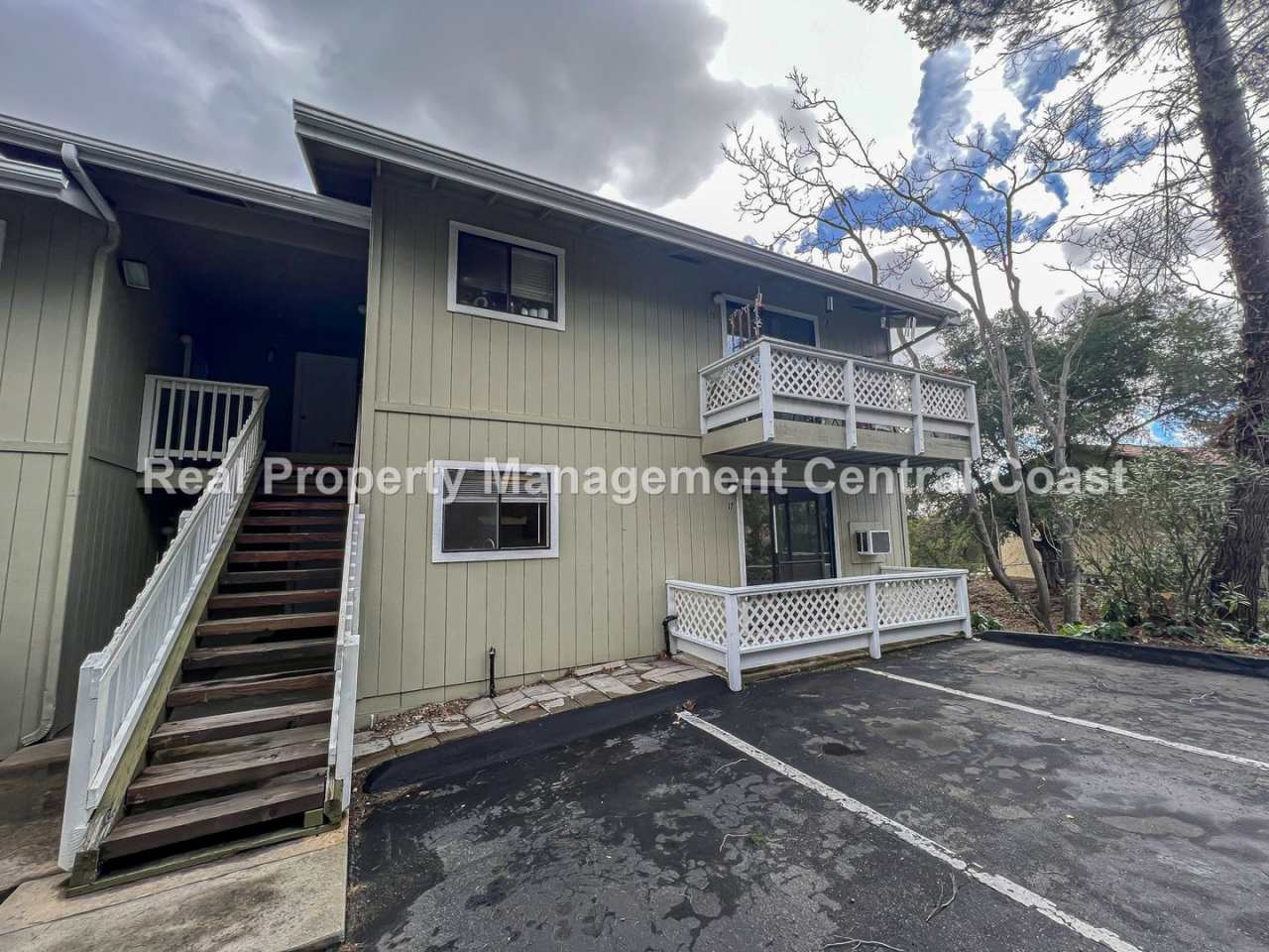 LEASE PENDING - Apartment Near Downtown Atascadero - 2 Bed / 1 Bath