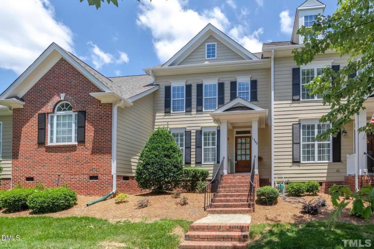 1303 Fairview Club Drive