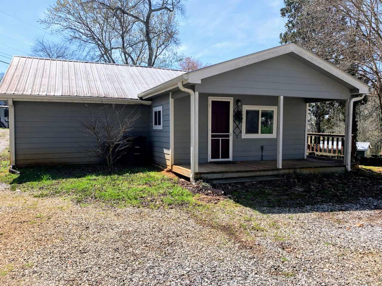 Available May 2025 | 2 Bedroom Bungalow | Short Walk from Piedmont University | PET FRIENDLY