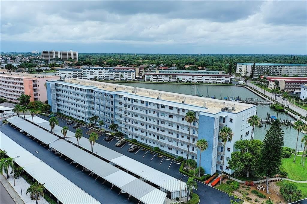 5925 SHORE BOULEVARD S