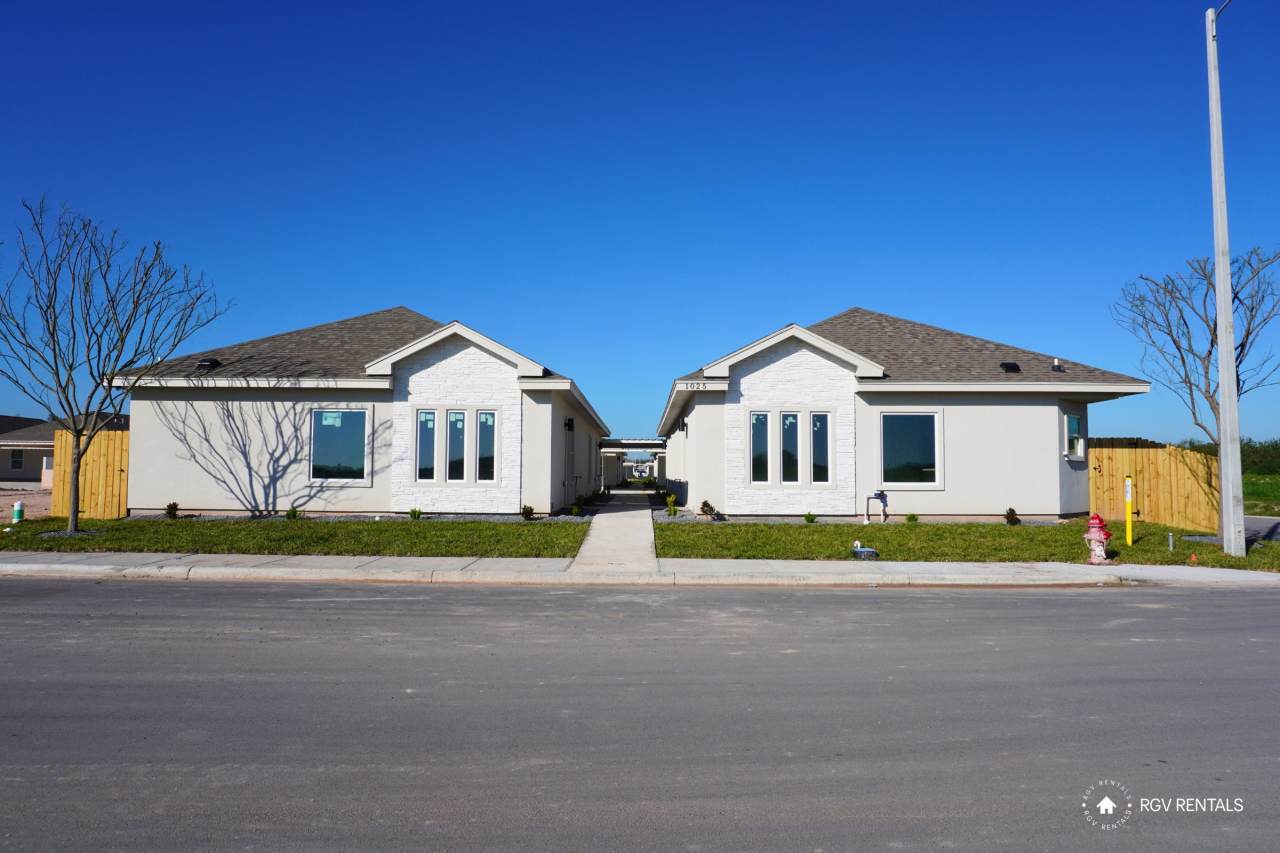 1025 North Clarence Avenue - C