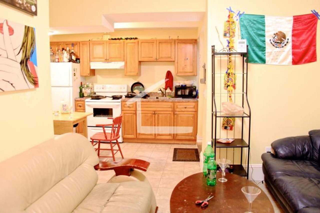 HOT FENWAY LISTING!!!!!