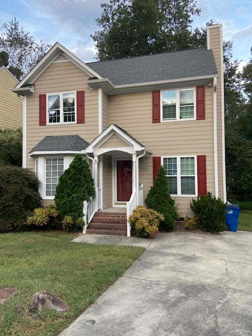 Charming 3 Bed/2.5 Bath Home in Hedingham! Pets Negotiable!