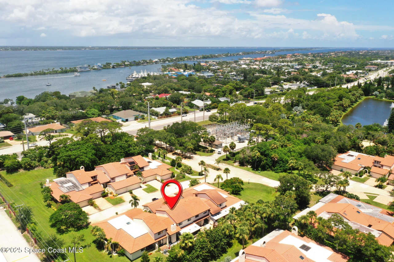 208 Parkside Place unit: 208