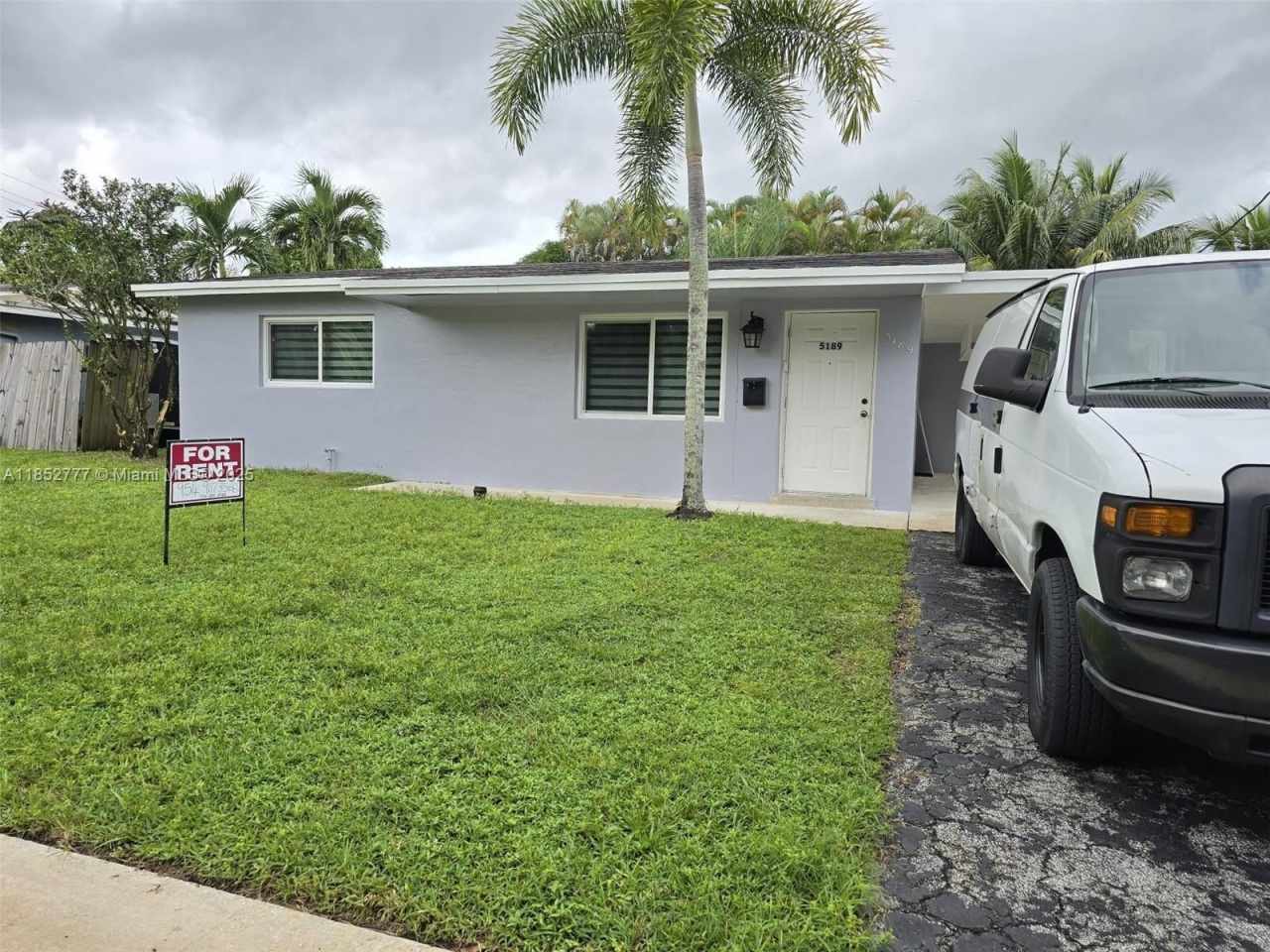 5189 SW 95th Ave