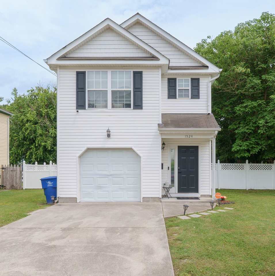 MOVE IN READY 3 Bedroom in the Heart of Norfolk!