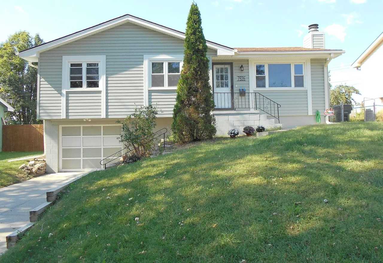 Comfortable 3-Bedroom Home with Park Access  Easy Commute