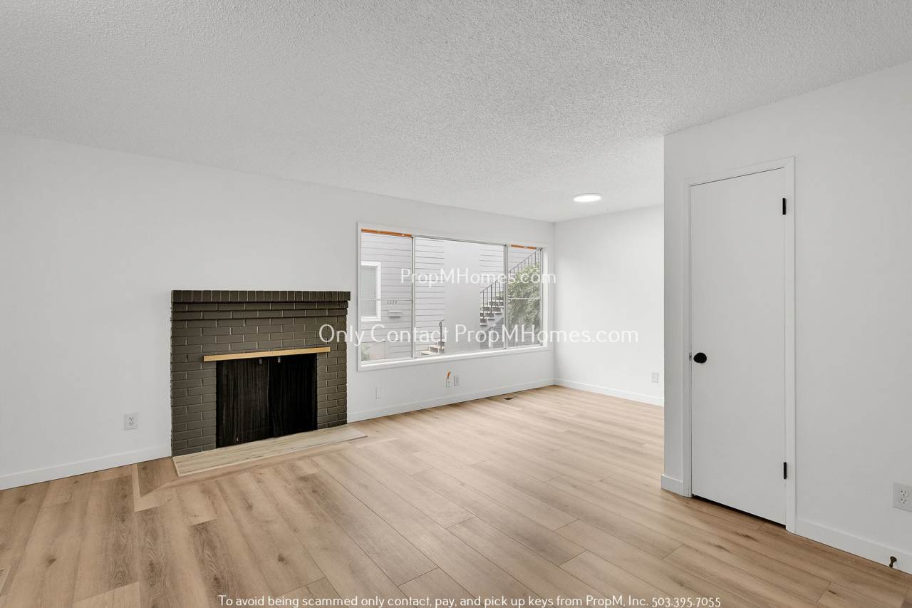 Renovated Beaverton Two Bedroom Home W/ Fireplace! Half Off Deposit!