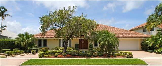 885 NE Mulberry Drive