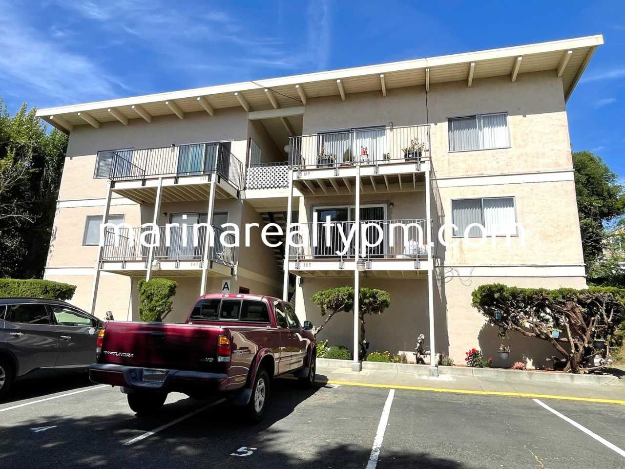 Large Two Bedroom Apartment! Beautiful View!