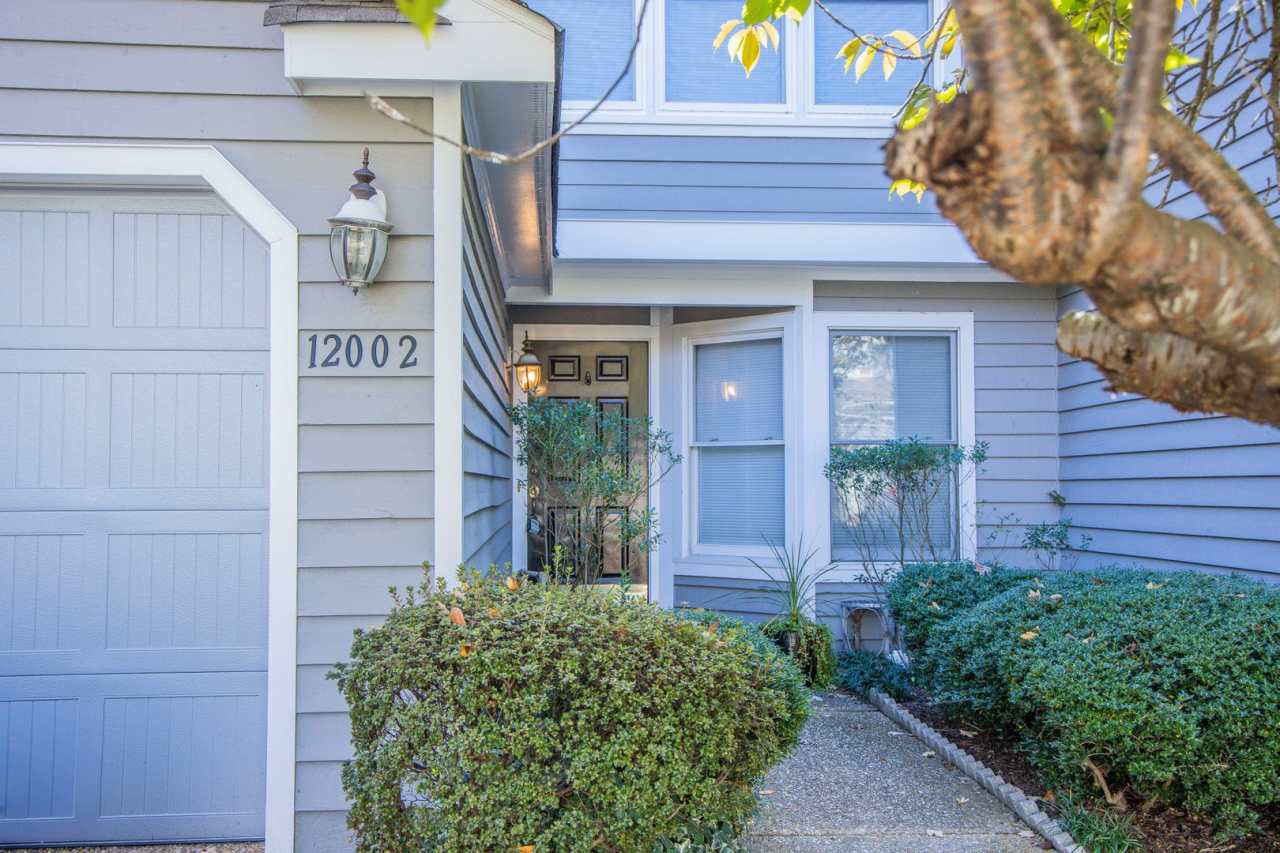 Lovely 3 bedroom, 2.5 Bathroom townhouse so close to Short Pump!!