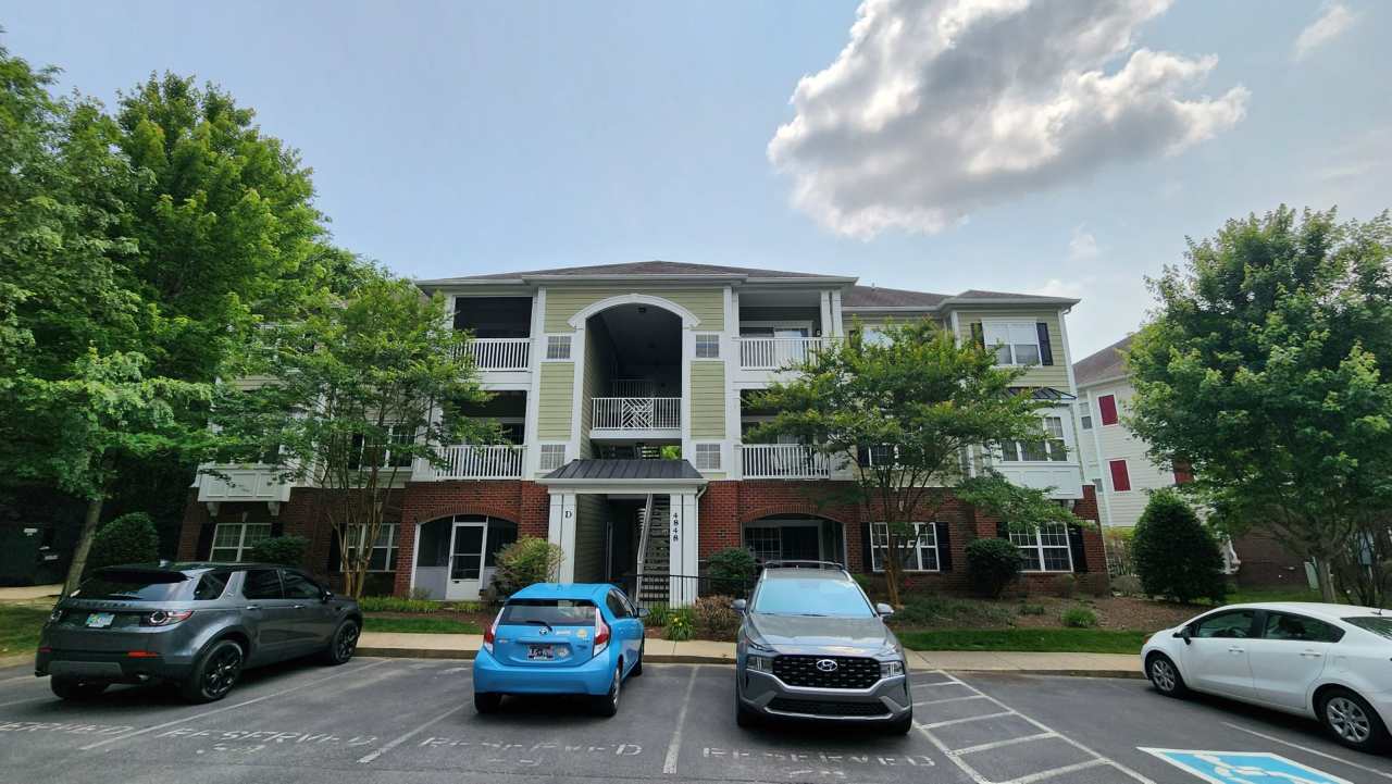 Brighton Village Condo – Prime Location Between Nashville  Brentwood!