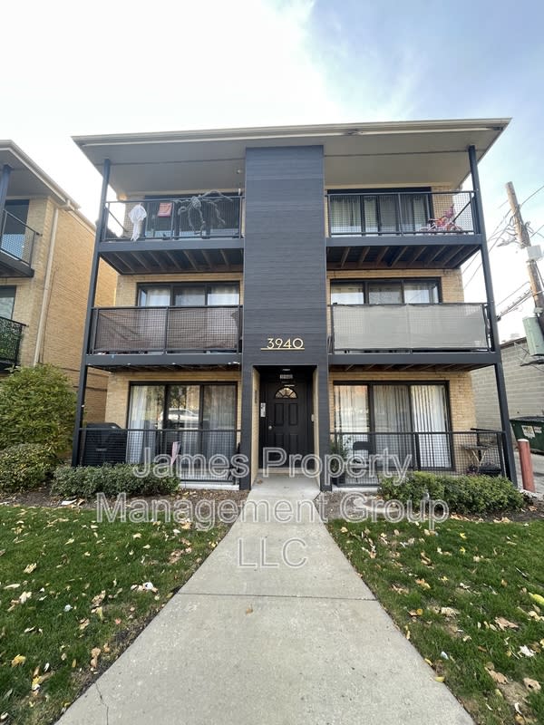 3940 N. Narragansett 3N