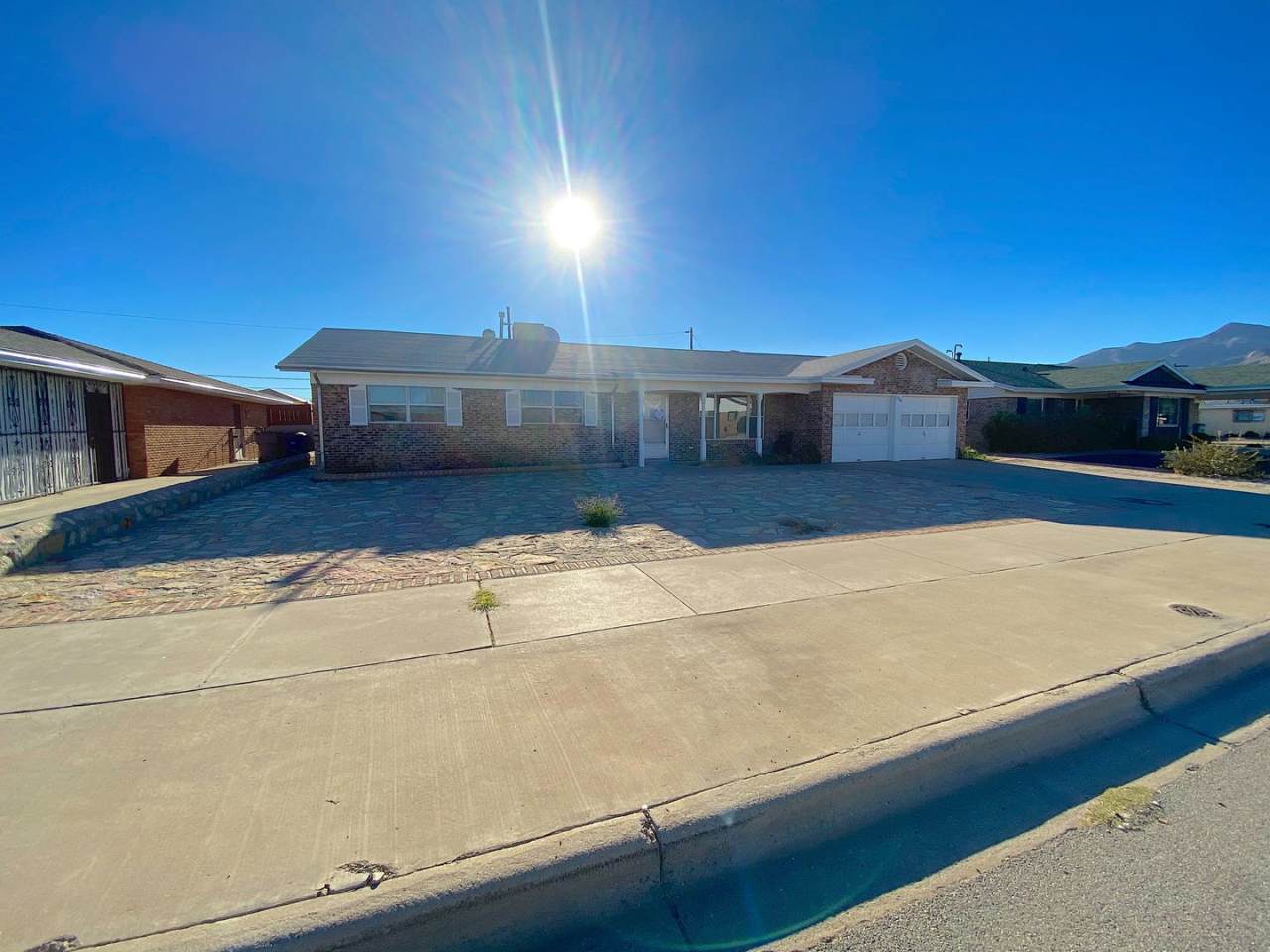 Northeast El Paso 3bed/2bath w/LOTS of living space!