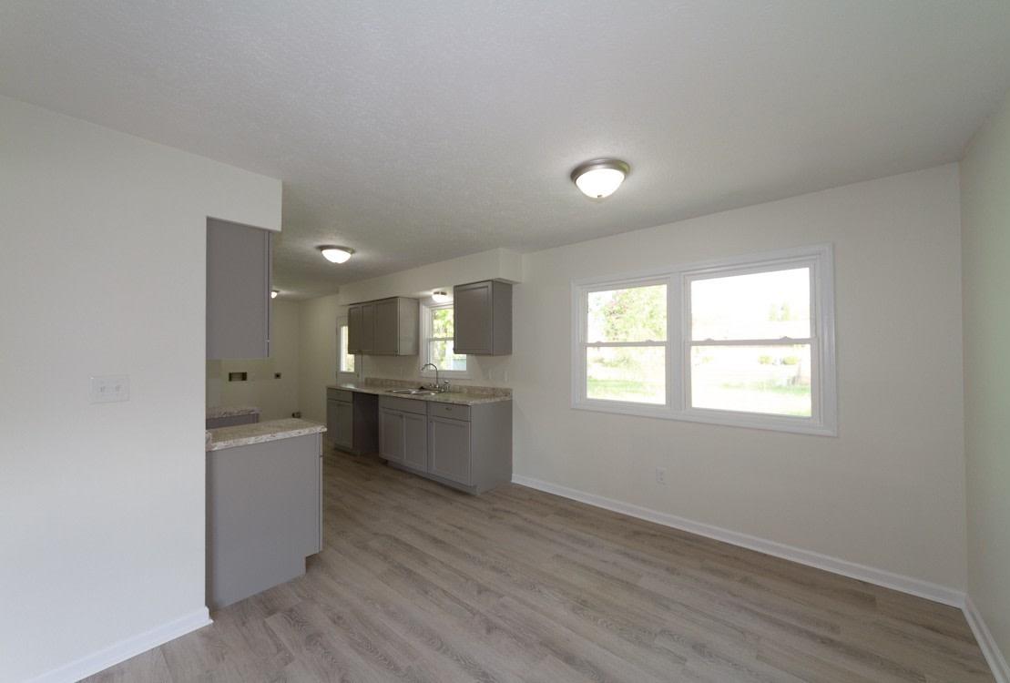 Updated 3 bedroom 1.5 bath home in desirable Franklin Township Farhill Downes neighborhood. Apply today to be approved for a showing. Deposit amount negotiable depending on applicant status.