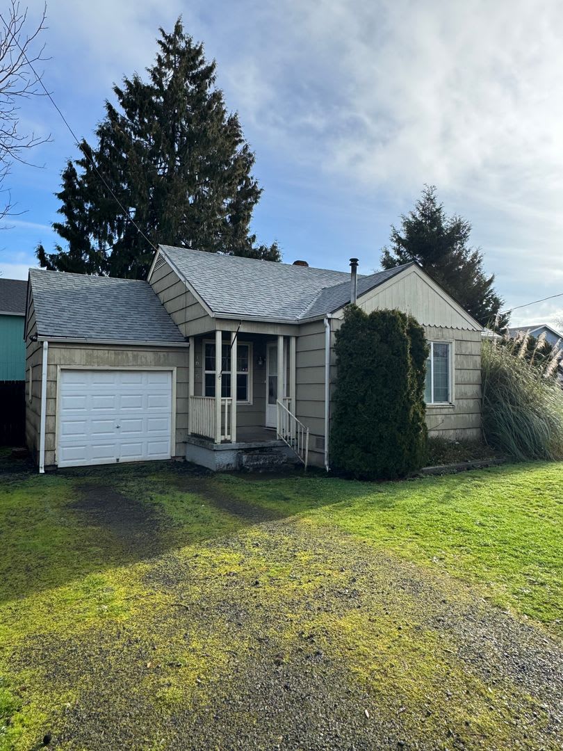 2 Bedroom ~ 1 Bathroom House in SW Corvallis