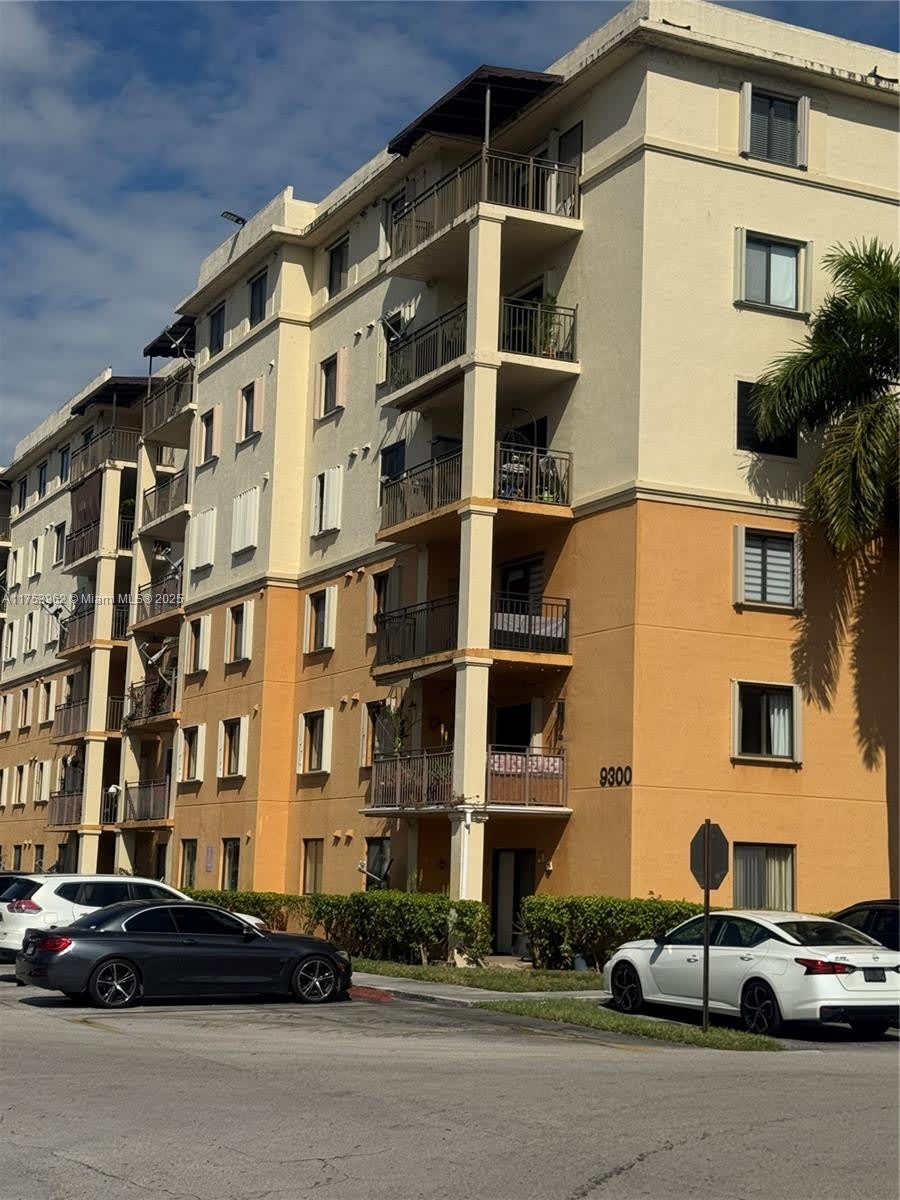 9300 Fontainebleau Blvd