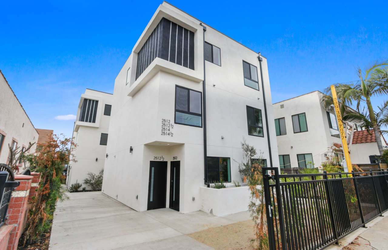 2514 1/2 Pennsylvania Avenue