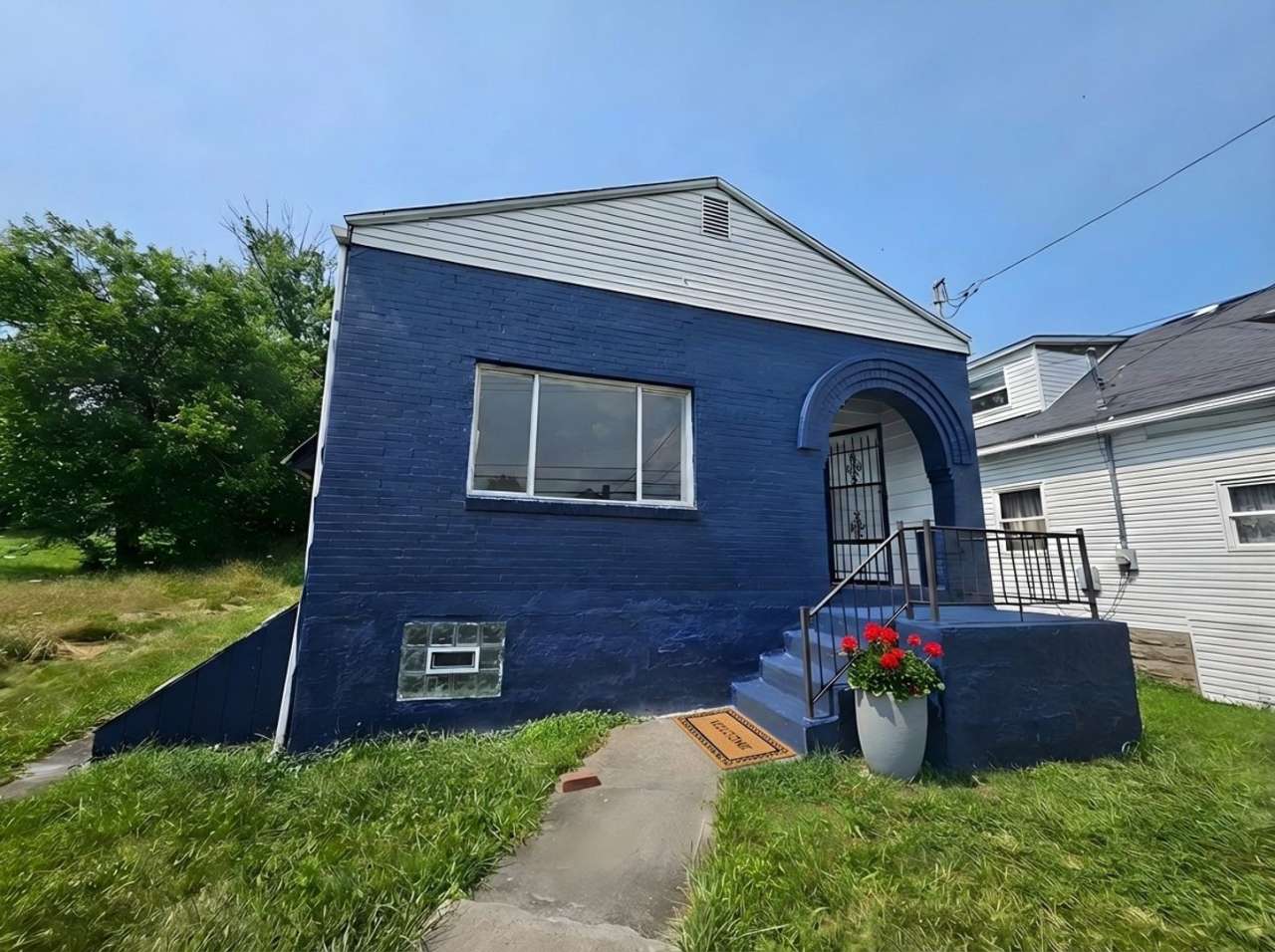 2Bed/1Bath Single Family Home in Clairton