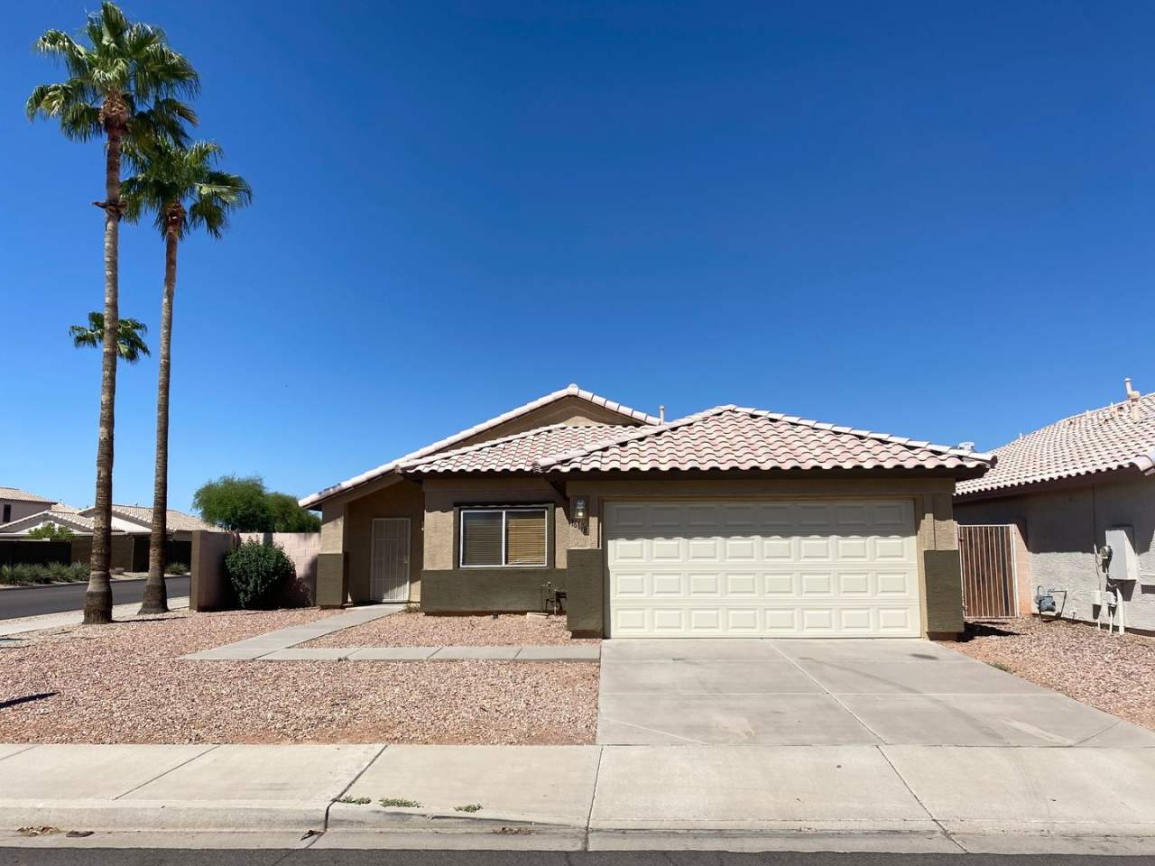 MOVE IN SPECIAL 3 Bed 2 Bath Corner Lot