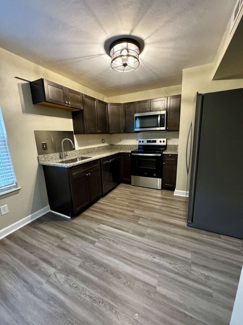 8570 Chesapeake Blvd