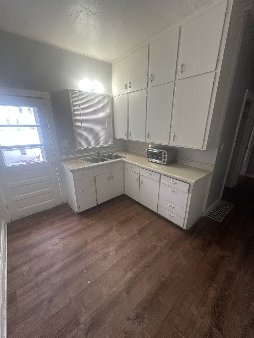 620-622 West 6th Street - 620