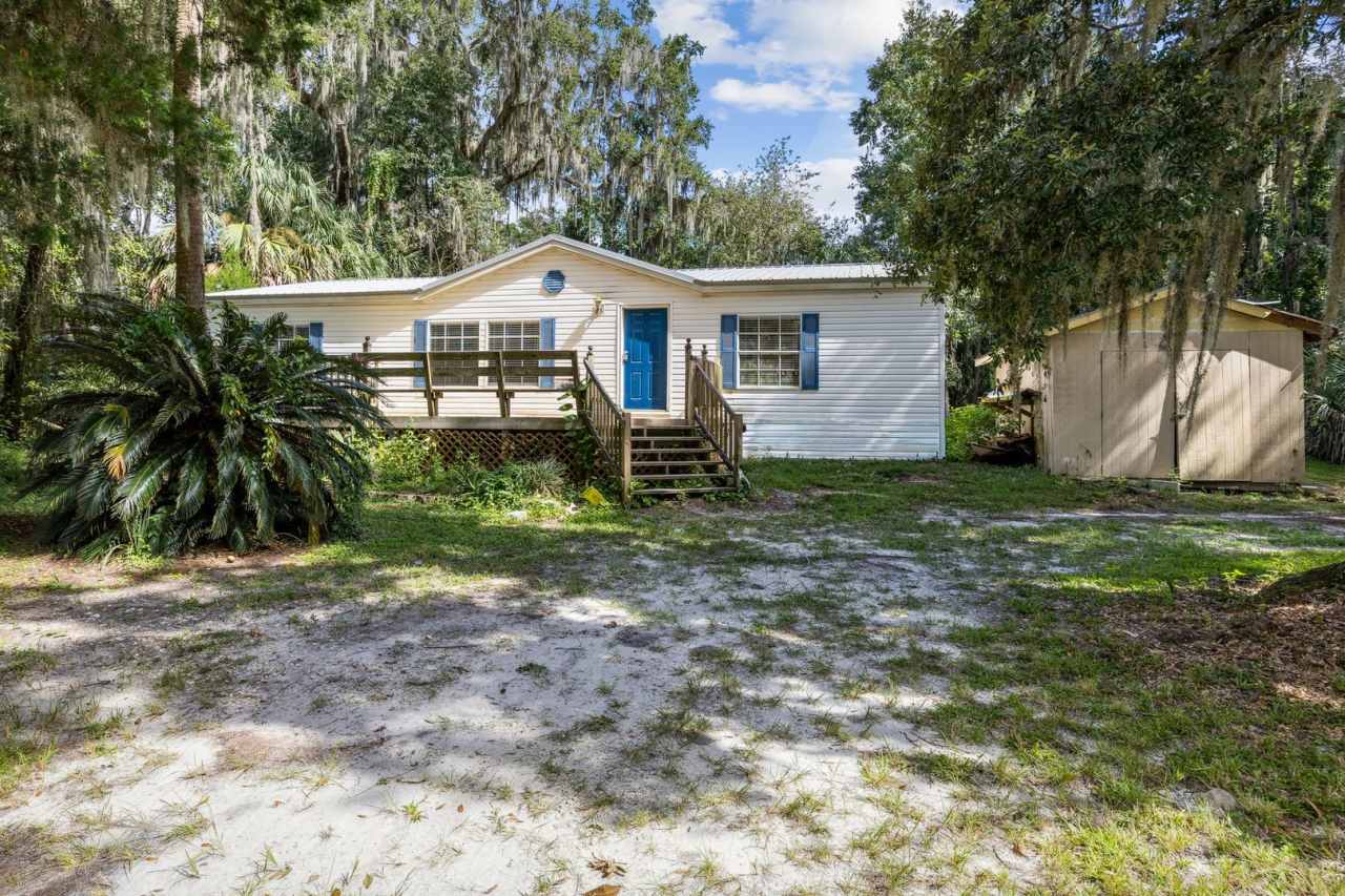 Spacious 3/2 Home on Nearly an Acre in Fernandina Beach
