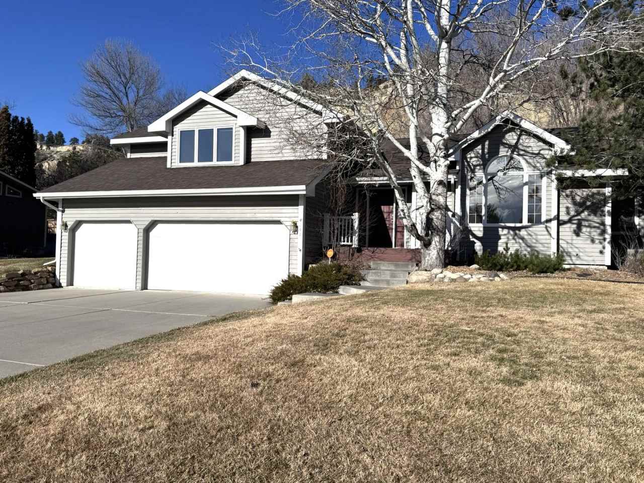 Spacious 3-Bed | 2.5-Bath Single Family Home – West End