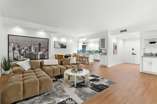 321 San Vicente Boulevard