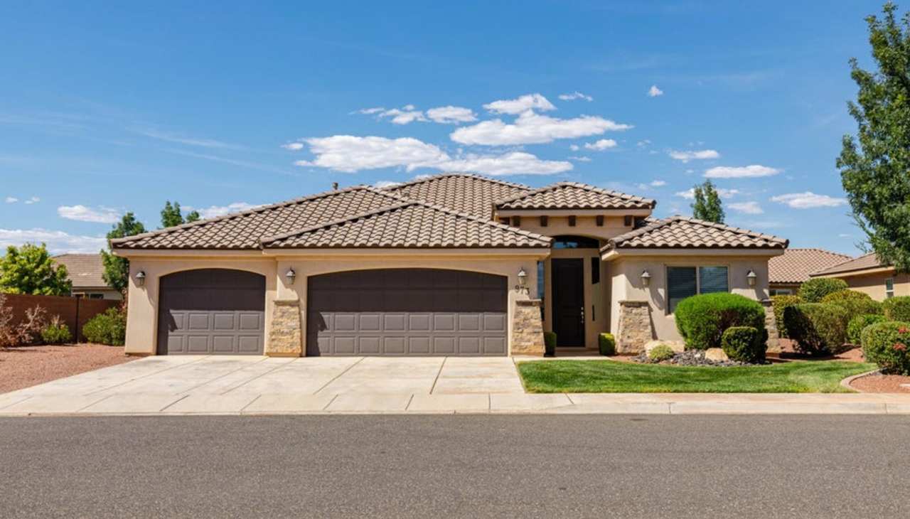 Beautiful 4 Bedroom Home with RV parking!