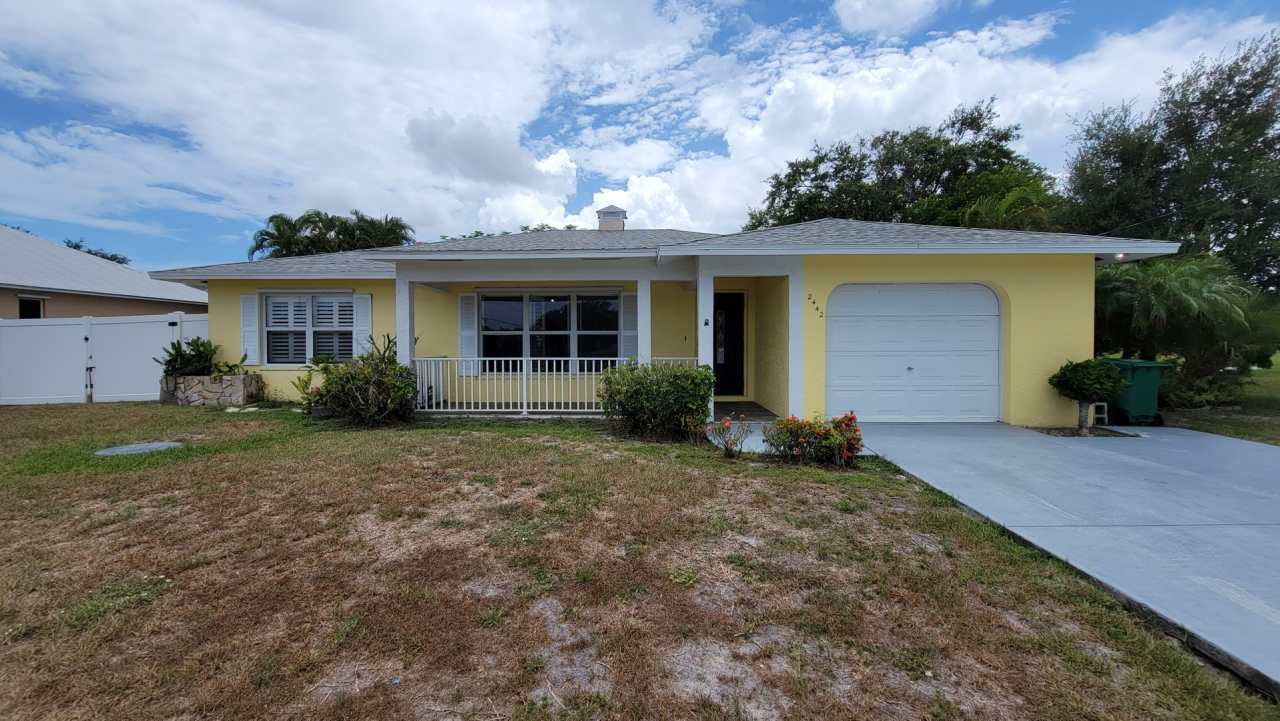 ****SPECIAL TWO WEEKS FREE IF RENTED BY 6/15**** Port St. Lucie single-family home 3 bedrooms 2 bath with garage