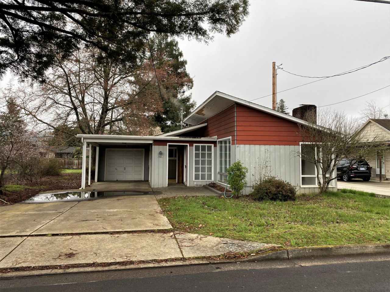 ~3 Bedroom Hucrest Home~