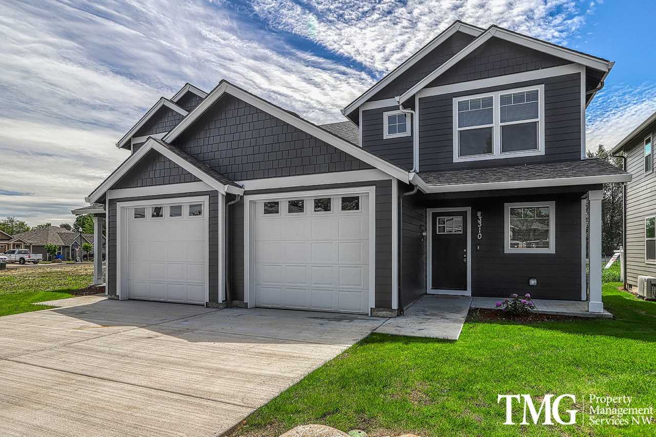 AVAILABLE NOW Brand New Construction 2 Story Duplex in Washougal!