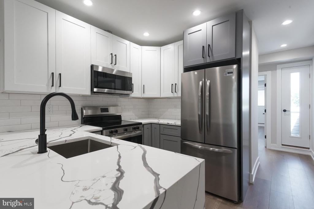 3849 FAIRMOUNT AVENUE