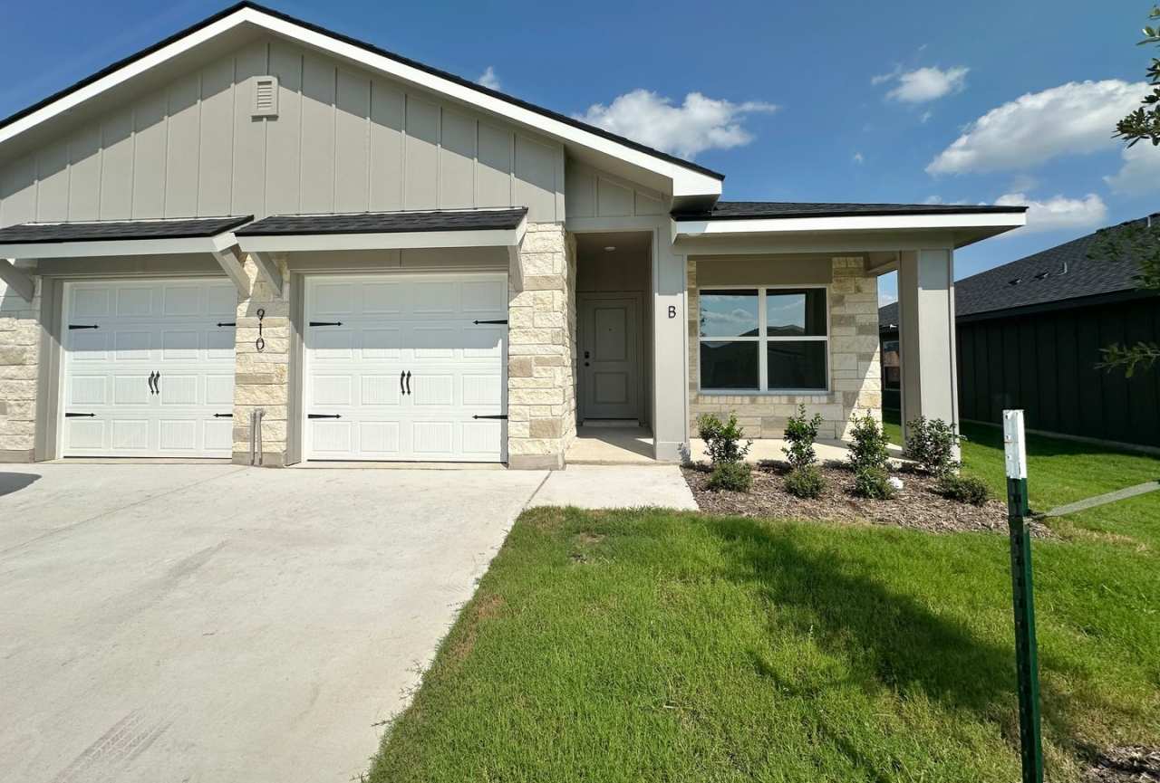 NEW CONSTRUCTION DUPLEX!