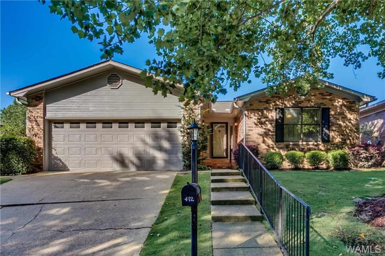 Fantastic 3BR 2Ba in popular Reston Place!