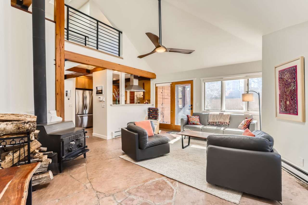 Peaceful 4 BDR Retreat in West Boulder