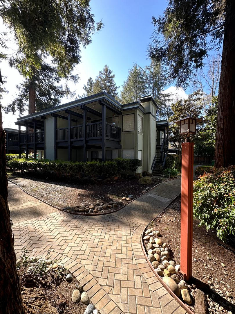 2 Bed 2 Bath Condo In Danville