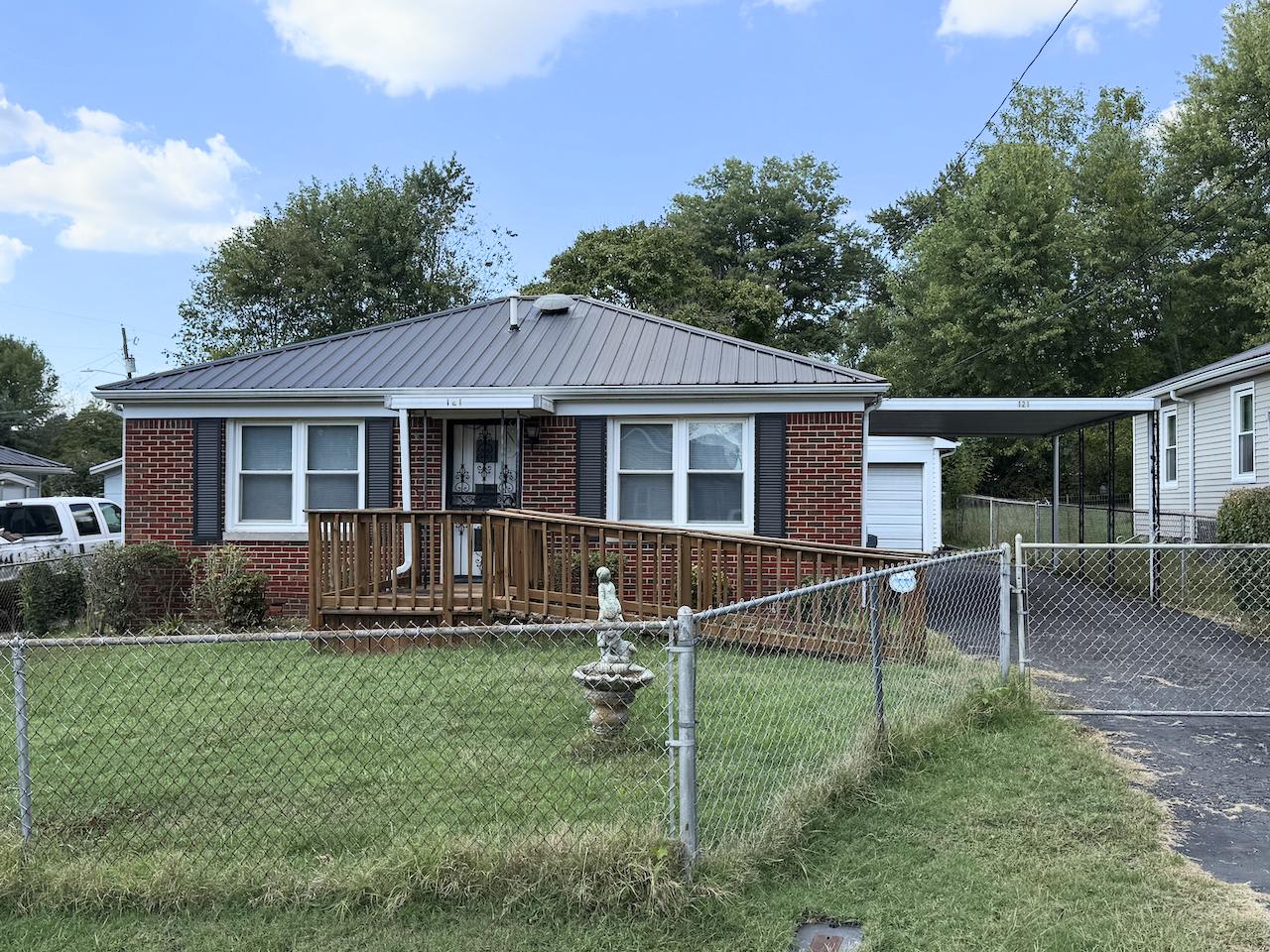 121 Churchill Avenue