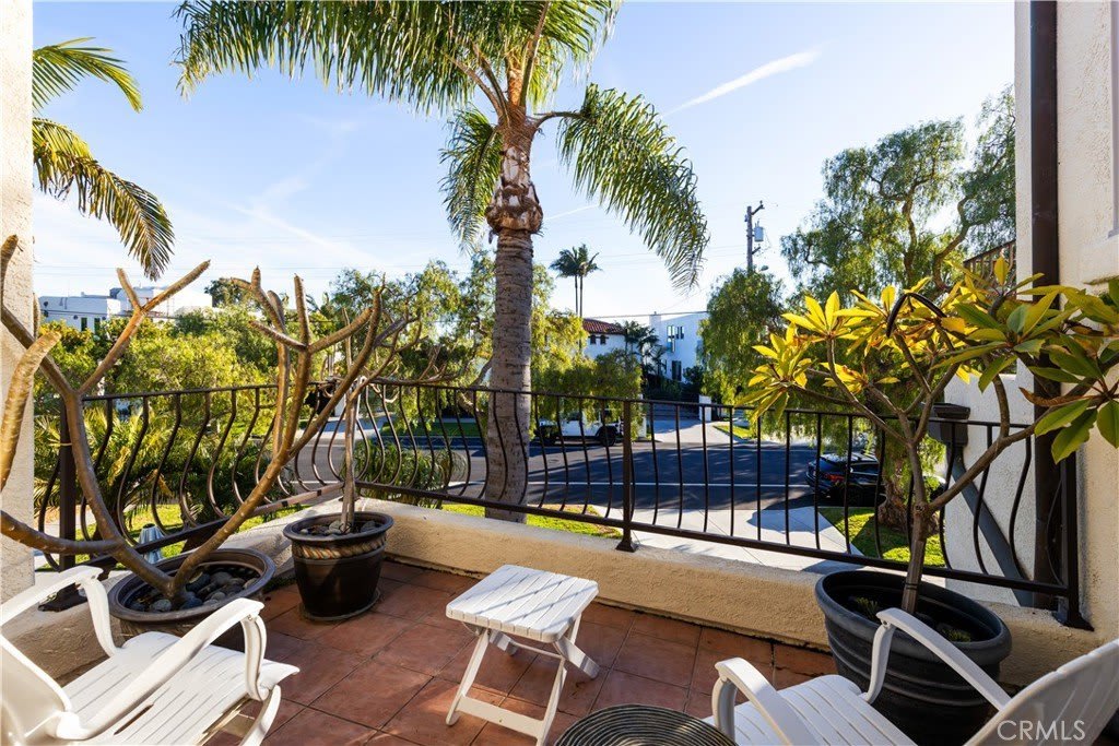 24421 Santa Clara Avenue