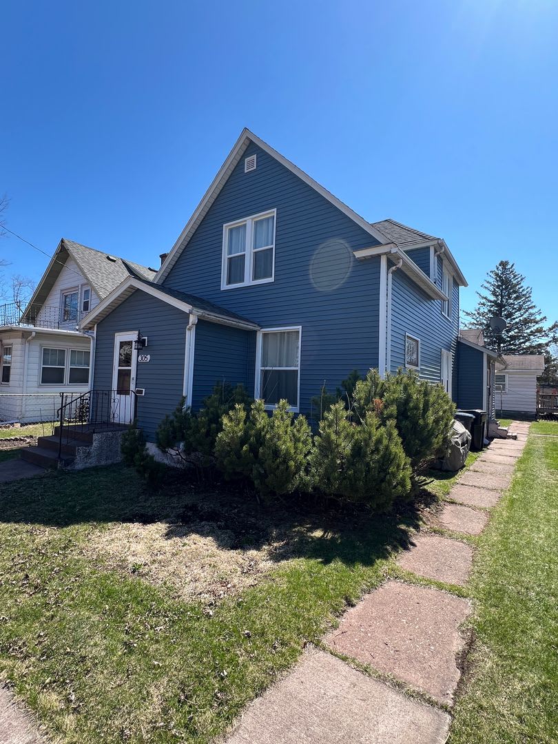 AVAILABLE AUGUST 1 - Spacious 3+ Bedroom Home