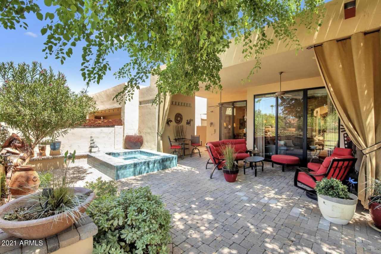 8742 E SAN RAFAEL Drive