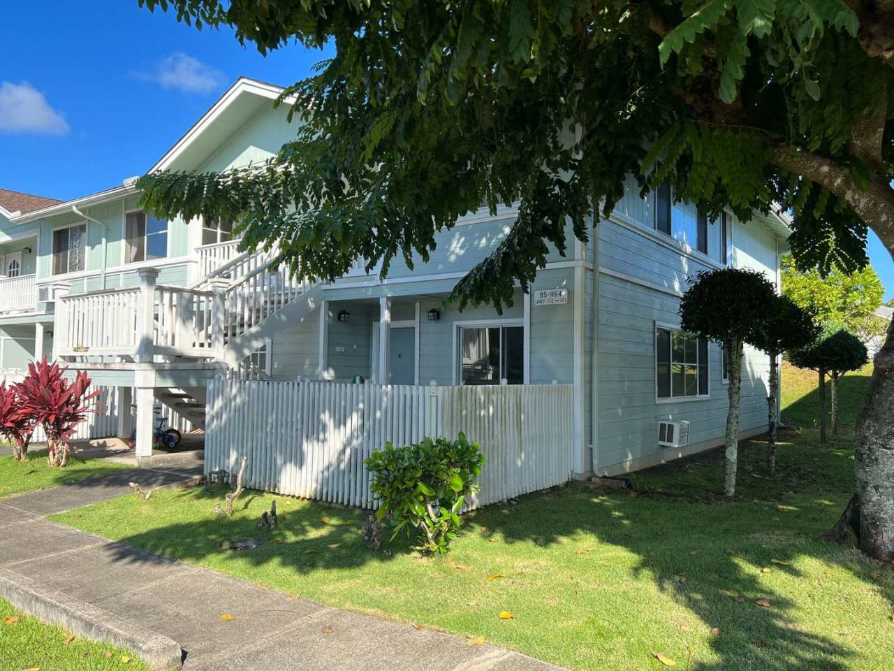 2 Bedroom/ 2 Bath/ 2 pkg at Crescent Lane