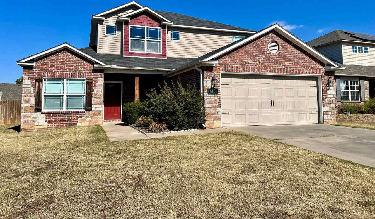 Beautiful 3 Bedroom Home with Spacious Bonus Room Available Mid February