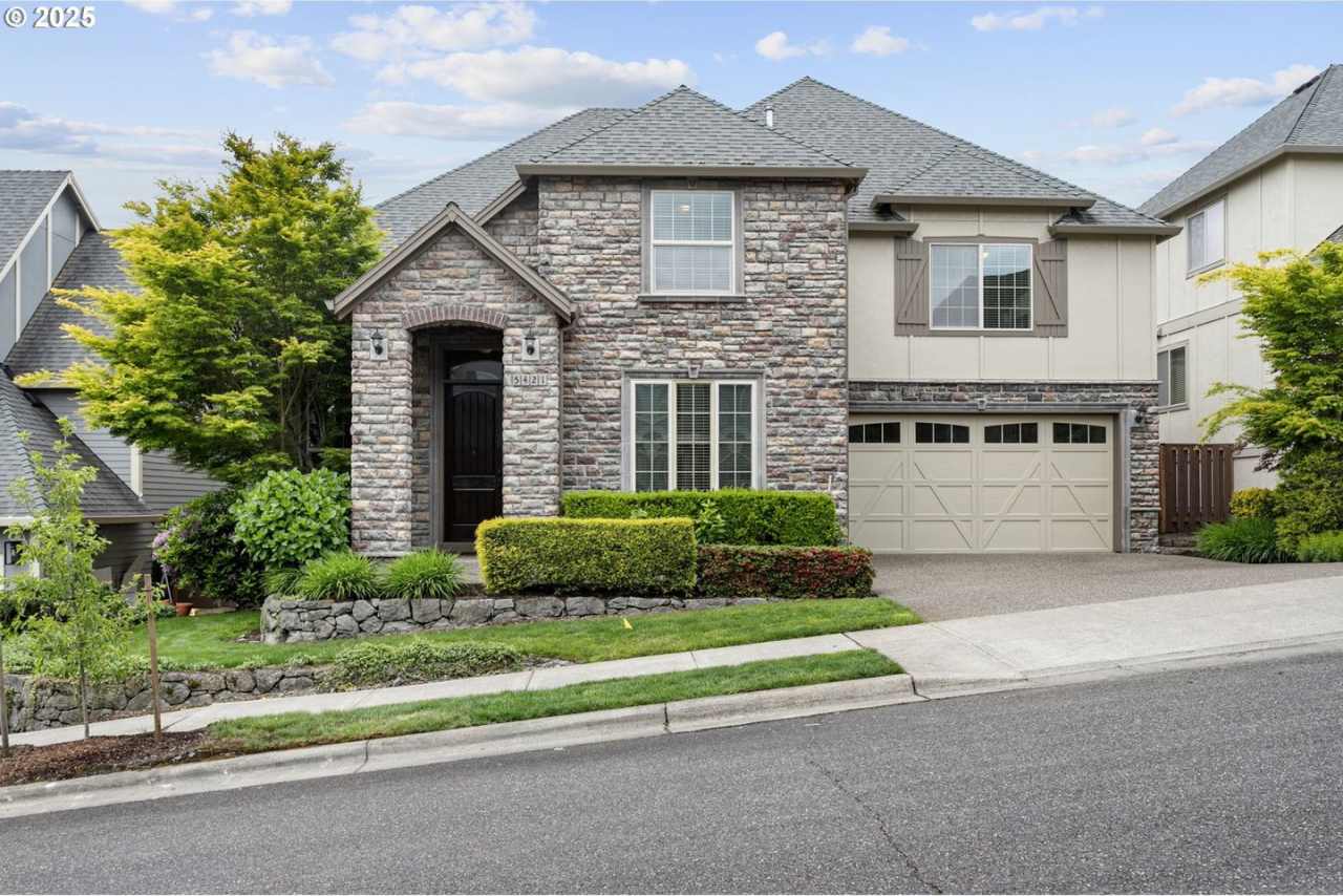 Beautiful 5 Bed | 3.5 Bath | Single-Family Home | Arbor Heights Community Located In Bethany | Bedroom  Full Bath on 1st Level | Solar Panels | Great Backyard!