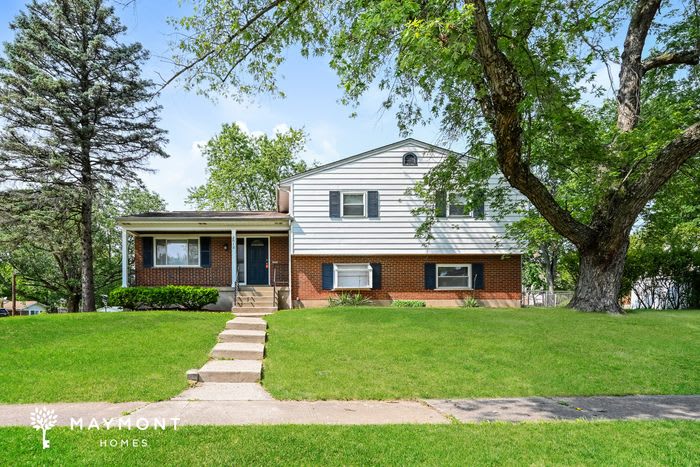 2512 Grosvenor Drive