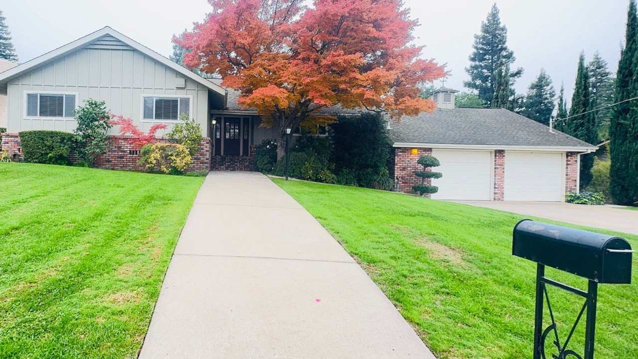 Beautiful Home with Golf course Views