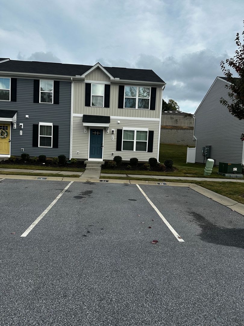 Charming 3BR House in Greer